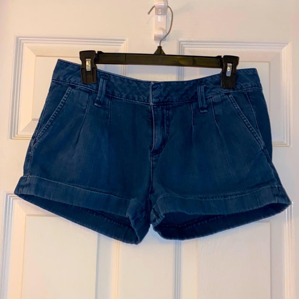 American Eagle Size 2 Jean Shorts